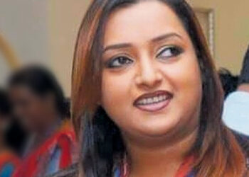 ഒരു ഐ ഫോണ് മാത്രം വഴിയുള്ള ബന്ധമല്ല തങ്ങളുടേത്; താന് ചതിച്ചുവെന്ന് എങ്ങനെ ശിവശങ്കറിന് പറയാനാകും, ജനത്തെ എന്തൊക്കെയോ പറഞ്ഞു വിശ്വസിപ്പിക്കാനാണ് ശ്രമമെന്ന് സ്വപ്ന സുരേഷ്ഒരു ഐ ഫോണ് മാത്രം വഴിയുള്ള ബന്ധമല്ല തങ്ങളുടേത്; താന് ചതിച്ചുവെന്ന് എങ്ങനെ ശിവശങ്കറിന് പറയാനാകും, ജനത്തെ എന്തൊക്കെയോ പറഞ്ഞു വിശ്വസിപ്പിക്കാനാണ് ശ്രമമെന്ന് സ്വപ്ന സുരേഷ്