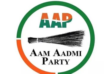 പഞ്ചാബില്‍ ഇഞ്ചോടിഞ്ച്; ആദ്യ ഫലസൂചന ആം ആദ്മി പാര്‍ട്ടിക്ക് അനുകൂലം; ആം ആദ്മി അട്ടിമറി വജയം നേടുമെന്ന എക്സിറ്റ് പോള്‍ പ്രവചനങ്ങള്‍ ശരിവയ്ക്കുന്ന പോരാട്ടം