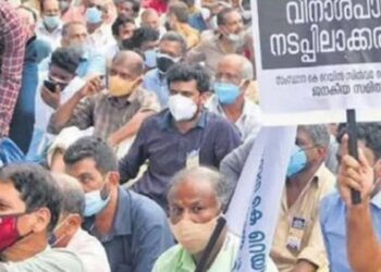 കോട്ടയം നട്ടാശേരിയില്‍ സില്‍വര്‍ ലൈന്‍ വിരുദ്ധ സമരത്തില്‍ പങ്കെടുത്ത 175 പേര്‍ക്കെതിരെ കേസ്; സില്‍വര്‍ ലൈന്‍ സര്‍വേ കല്ലിടാന്‍ ഇന്നും നട്ടാശേരിയില്‍ ഉദ്യോഗസ്ഥരെത്തി, സംഘര്‍ഷങ്ങളുണ്ടായാല്‍ തടയാന്‍ വന്‍ പൊലീസ് സന്നാഹം