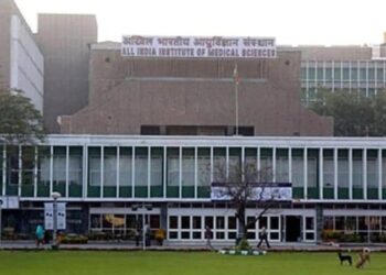 എയിംസില്‍ നഴ്സസ് യൂണിയന്‍ ഇന്നു മുതല്‍ അനിശ്ചിതകാല പണിമുടക്ക് പ്രഖ്യാപിച്ചു; ആശുപത്രിയിലെ മുഴുവന്‍ സര്‍വീസുകളും ബഹിഷ്‌കരിക്കുമെന്ന് നഴ്സസ്