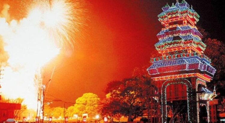 പൂരം കൊഴുക്കും; തൃശൂര് പൂരത്തില് വെടിക്കെട്ടിന് അനുമതി