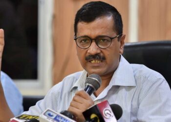 രാഷ്ട്രീയ സാധ്യത തേടി അരവിന്ദ് കെജ്രിവാള്‍ ഇന്ന് കൊച്ചിയിലെത്തും; നാളെ കിഴക്കമ്പലത്ത് കെജ്രിവാള്‍ പൊതുസമ്മേളത്തില്‍ പ്രസംഗിക്കും