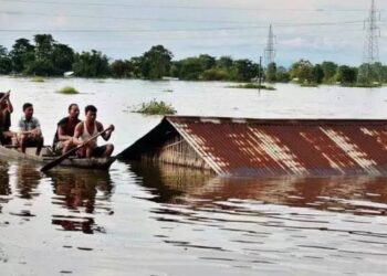 അസമില്‍ വെള്ളപ്പൊക്കം: 57,000 പേരെ ബാധിച്ചതായി സര്‍ക്കാര്‍; 10321 ഹെക്ടര്‍ കൃഷിഭൂമി നശിച്ചു, 202 വീടുകള്‍ തകര്‍ന്നു