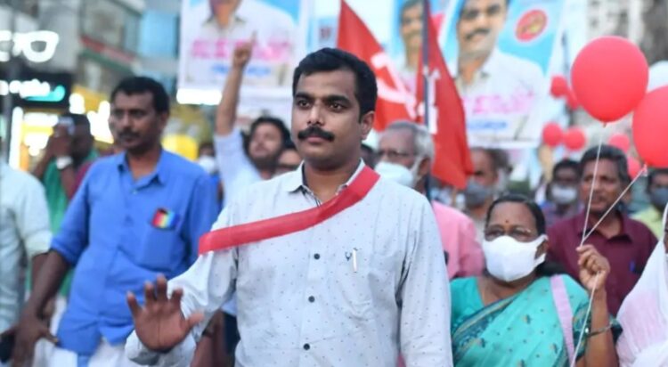 തൃക്കാക്കര പിടിക്കാന്‍ എംഎല്‍എമാരെ കളത്തിലിറത്തി എല്‍ഡിഎഫ്; സിപിഐഎമ്മിന്റെ 50 എംഎല്‍എമാര്‍ ഇന്ന് മുതല്‍ ക്യാംപ് ചെയ്യും, മന്ത്രിമാര്‍ക്ക് മണ്ഡലത്തിന്റെ ചുമതല