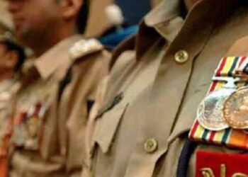 എല്‍എല്‍ബി പരീക്ഷയില്‍ കോപ്പിയടിച്ച എസ്ഐയ്ക്ക് സസ്പെന്‍ഷന്‍