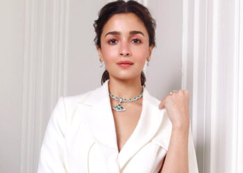 ഞാന്‍ പാഴ്സലല്ല, സ്ത്രീയാണ്… ആരും ചുമക്കേണ്ട ആവശ്യമില്ല; ഇപ്പോഴും ചിലരുടെ തലയില്‍ നമ്മള്‍ ജീവിക്കുന്നത് പുരുഷാധിപത്യത്തിന്റെ ലോകത്താണ്, ഒട്ടും വൈകിയിട്ടില്ല, ഈ പുരാതന ചിന്താഗതിയില്‍ നിന്ന് ഇനിയെങ്കിലും പുറത്തു കടക്കാമോ?; തുറന്നടിച്ച് ആലിയ