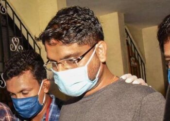 സരിത്തിനെ കൊണ്ടു പോയത് വിജിലന്സ് സംഘം; ലൈഫ് മിഷന് കേസില് കസ്റ്റഡിയിലെടുത്തു