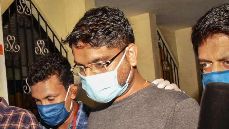 സരിത്തിനെ കൊണ്ടു പോയത് വിജിലന്‍സ് സംഘം; ലൈഫ് മിഷന്‍ കേസില്‍ കസ്റ്റഡിയിലെടുത്തു