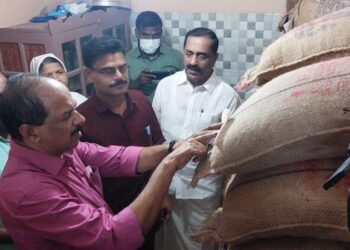 സ്കൂളുകളിലെ ഉച്ചഭക്ഷണ പരിശോധന തുടരുന്നു; റിപ്പോര്ട്ട് പൊതുവിദ്യാഭ്യാസ ഡയറക്ടര്ക്ക് കൈമാറും