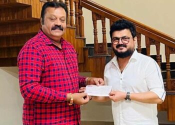 പുതിയ സിനിമകളുടെ അഡ്വാന്‍സ് കിട്ടുമ്പോള്‍ രണ്ട് ലക്ഷം രൂപ മിമിക്രി കലാകാരന്മാരുടെ സംഘടനയ്ക്ക്; വാക്ക് പാലിച്ച് സുരേഷ്‌ഗോപി