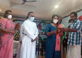 മുന്നേറാം മികവോടെ; മാങ്ങാനം എൽ പി സ്‌കൂളിൽ പ്രവേശനോത്സവം നടത്തി; മാസ്‌കും പുത്തനുടുപ്പും ബാഗുമായി പ്രവേശനോത്സവം ആഘോഷമാക്കി കുരുന്നുകൾ; പുസ്തകവിതരണം നടത്തി ഡി വൈ എഫ് ഐ