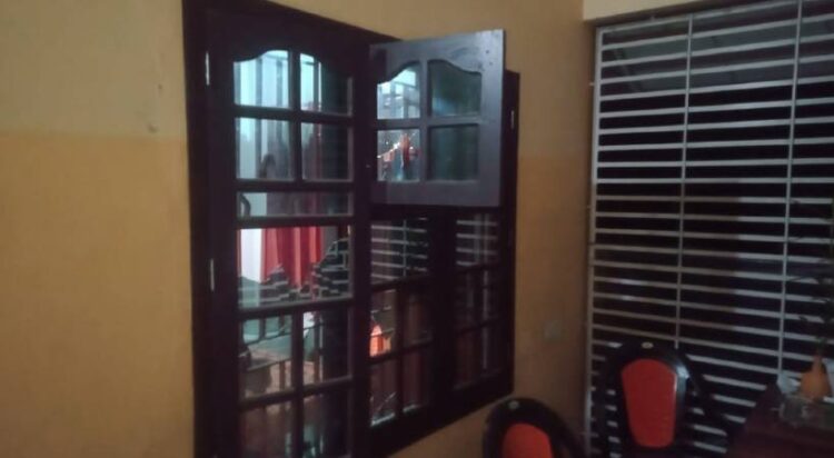 പയ്യന്നൂരില്‍ ആര്‍എസ്എസ് കാര്യാലയത്തിന് നേരെ ബോംബേറ്; ആളപായമില്ല