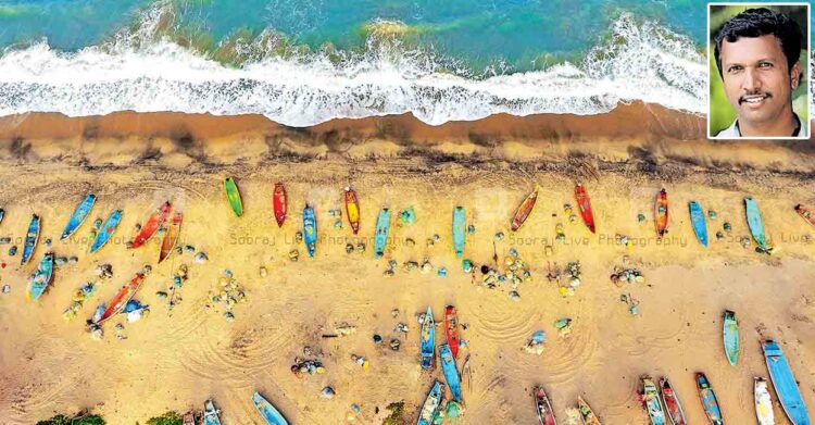 എല്ലാവരും മണ്ണിൽ നിന്ന് കാഴ്ച കാണുമ്പോൾ സൂരജ് സുകുമാരൻ മാനത്തുനിന്നുള്ള കാഴ്ചയാണ് കാണുന്നത്