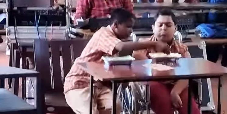 വിശന്ന് വലഞ്ഞിട്ടും ശാരീരിക വെല്ലുവിളി നേരിടുന്ന കൂട്ടുകാരനെ ഊട്ടി ആദര്ശ്; മനസ് നിറച്ച് വീഡിയോ