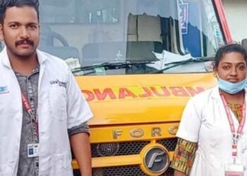 റെയിൽവേ പ്ലാറ്റ്‌ഫോമിലും കനിവിന്റെ കരുതൽ; റെയിൽവേ സ്റ്റേഷൻ പ്ലാറ്റ്ഫോമിൽ പ്രസവിച്ച യുവതിക്ക് രക്ഷകരായി ആംബുലൻസ് ജീവനക്കാർ