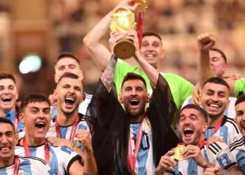 36 വര്‍ഷത്തെ കാത്തിരിപ്പിന് ഒടുവില്‍ കിരീടത്തില്‍ മുത്തമിട്ട് അര്‍ജന്റീന! മെസിക്ക് ഒരു കപ്പും കളര്‍ ടിവിയിലെ വിജയവും സഫലം