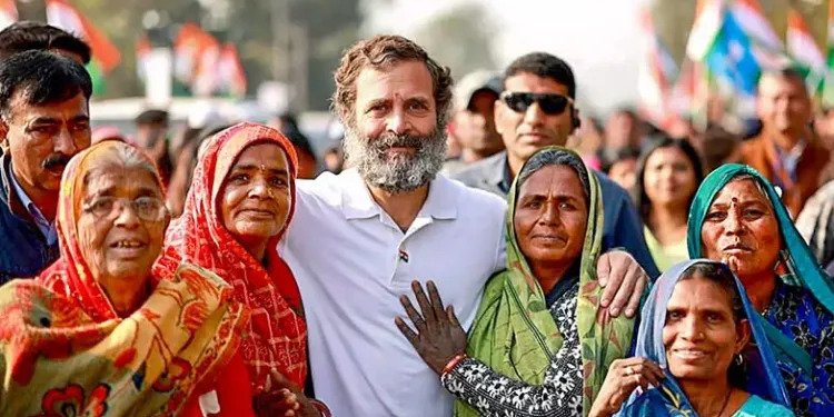 ഭാരത് ജോഡോ യാത്രയ്ക്കിടെ വഴിയോരത്ത് മോഡി അനുകൂല മുദ്രാവാക്യം; ഫ്ളൈയിങ് കിസ് നൽകി രാഹുൽ ഗാന്ധി, വൈറലായി വീഡിയോ