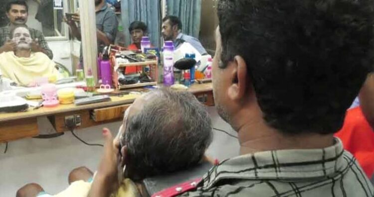 തലൈവരുടെ 72ാം പിറന്നാള്‍: കട്ടിങും ഷേവിങ്ങും സൗജന്യമാക്കി ആഘോഷിച്ച് രജനി ഫാന്‍