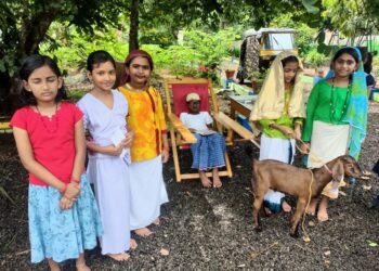 കഥകളുടെ സുൽത്താന്റെ ചരമവാർഷിക ദിനം; കോട്ടയം മാങ്ങാനത്തെ ബഷീർ ഗ്രാമത്തിൽ ആ കഥാപാത്രങ്ങളെ വീണ്ടും അണിനിരത്തി മാങ്ങാനം എൽ പി സ്‌കൂൾ വിദ്യാർത്ഥികളും അദ്ധ്യാപകരും