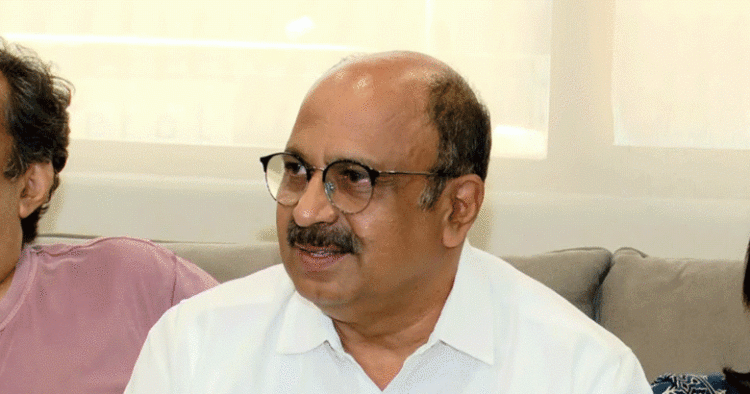 ബലാത്സംഗ കേസില്‍ സിദ്ദിഖ് ഒളിവില്‍ തന്നെ; അതിജീവിത കള്ള സാക്ഷിയെ സൃഷ്ടിച്ചെന്ന് മൂന്‍കൂര്‍ ജാമ്യാപേക്ഷയില്‍ ആരോപണം