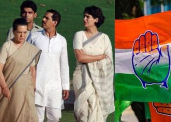 വയനാട്ടിൽ മത്സരിക്കാൻ ഒരുങ്ങി പ്രിയങ്ക, നാമനിർദേശ പത്രിക സമർപ്പിക്കാൻ എത്തിയത് സോണിയയ്ക്കും റോബര്‍ട്ട് വാദ്രയ്ക്കുമൊപ്പം