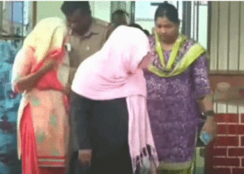 40 ദിവസമായ കുഞ്ഞിനെ നാലര ലക്ഷത്തിന് വിറ്റു, അച്ഛനും നാല് വനിതാ ഇടനിലക്കാരും പിടിയില്‍, അമ്മയെയും അറസ്റ്റ് ചെയ്യും