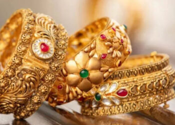 യു​ദ്ധം ആ​ളി​ക്ക​ത്തി​ക്കാ​ൻ ശ്ര​മം ന​ട​ത്തി ജോ​ബൈ​ഡ​ൻ; ഇ​ടി​ഞ്ഞ സ്വ​ർ​ണ​വി​ല കു​തി​ച്ചു ക​യ​റു​ന്നു; പ​വ​ന് 57,800 രൂ​പ