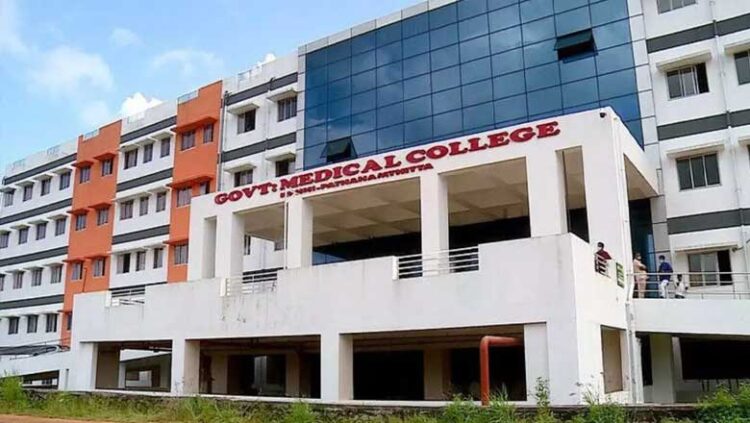 ശ​ബ​രി​മ​ല തീ​ർ​ഥാ​ട​നം: കോ​ന്നി, കോ​ട്ട​യം മെ​ഡി​.‍ കോ​ള​ജു​ക​ളി​ല്‍ കൂ​ടു​ത​ല്‍ സൗ​ക​ര്യ​ങ്ങ​ള്‍ ഏ​ര്‍​പ്പെ​ടു​ത്തും