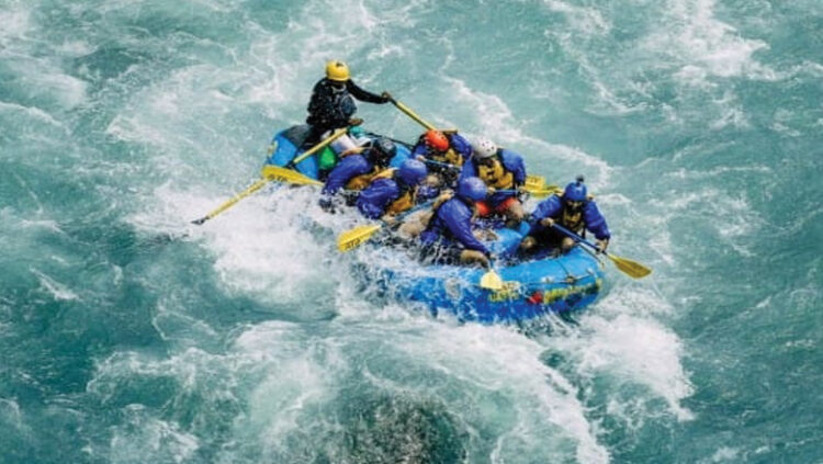 ഗംഗ ശുചീകരണവും സ്ത്രീ ശാക്തീകരണ സന്ദേശവുമായി 2,325 കിലോമീറ്റർ റാഫ്റ്റിംഗ്; ഇത്തരമൊരു സാഹസിക യാത്ര രാജ്യത്ത് ആദ്യം