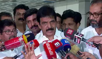 പിവി അൻവറിനെ മാറ്റിനിര്‍ത്തണമെന്ന വികാരം യുഡിഎഫിൽ ആര്‍ക്കുമില്ലെന്നും പ്രശ്നങ്ങളുമായി ബന്ധപ്പെട്ട് സംസ്ഥാന നേതൃത്വവുമായി സംസാരിക്കുമെന്നും എഐസിസി ജനറൽ സെക്രട്ടറി കെസി വേണുഗോപാൽ