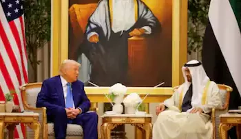 ഫൈറ്റർ ജെറ്റുകളുടെ അകമ്പടിയിൽ ട്രംപിന് ഗംഭീര സ്വീകരണമൊരുക്കി യുഎഇ