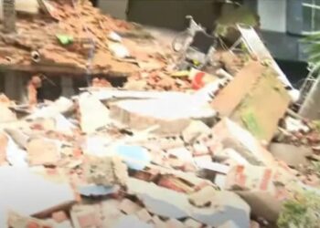 കോട്ടയം മെഡിക്കല്‍ കോളജിലെ കെട്ടിടം തകര്‍ന്നു വീണു, തകർന്നത് ഓര്‍ത്തോപീഡിക് വാര്‍ഡിന്റെ ഭാഗം