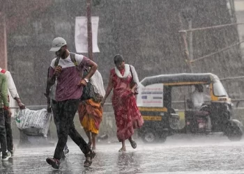 പെരുംമഴ; സംസ്ഥാനത്ത് നാല് മരണം, ഡാമുകൾ തുറന്നു