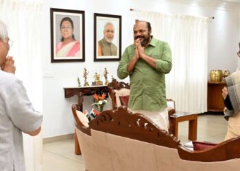 താല്‍ക്കാലിക വി സി നിയമനം; ഗവര്‍ണറെ കണ്ട് മന്ത്രിമാര്‍, സമവായത്തിന് ശ്രമം, മുഖ്യമന്ത്രി കഴിഞ്ഞ ദിവസം ഗവര്‍ണര്‍ക്ക് കത്ത് നല്‍കിയിരുന്നു