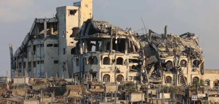 ഗാസ സിറ്റിയെ ഇടിച്ച് നിരത്തി ഇസ്രയേല്‍ ടാങ്കുകള്‍; പരിക്കേറ്റും കുടിയിറക്കപ്പെട്ടും ആയിരങ്ങള്‍