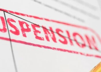 കൊല്ലത്ത് അധ്യാപകനും വിദ്യാർഥിയും ഏറ്റുമുട്ടിയ സംഭവം; അധ്യാപകനെ സസ്പെൻഡ് ചെയ്തു