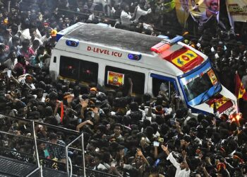 കരൂർ ദുരന്തം: കൂടുതൽ ടിവികെ നേതാക്കളുടെ അറസ്റ്റിന് പൊലീസ്; എൻഡിഎ, കോൺഗ്രസ് പ്രത്യേക സംഘം സ്ഥലം സന്ദർശിക്കും