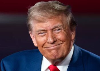 യുഎസിൽ ജോലി ആഗ്രഹിക്കുന്നവർക്ക് കനത്ത തിരിച്ചടി; എച്ച്-1 ബി വിസ ഫീസ് കുത്തനെ ഉയർത്തി ട്രംപ് ഭരണകൂടം