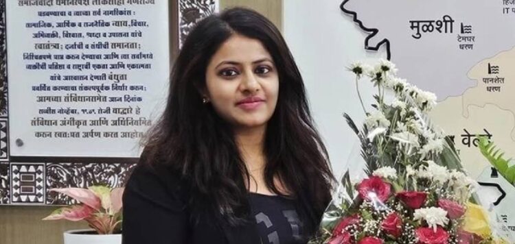 കാണാതായ ട്രക്ക് ഡ്രൈവര് മുൻ ഐഎഎസ് ഓഫീസര് പൂജ ഖേദ്കറിന്റെ വീട്ടില്; രക്ഷപ്പെടുത്തി പൊലീസ്