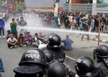 ഒടുവിൽ ജെൻസി പ്രക്ഷോഭത്തിന് മുന്നിൽ മുട്ടുമടക്കി നേപ്പാൾ സ‍ർക്കാ‍ർ; സമൂഹമാധ്യമങ്ങൾക്കുള്ള നിരോധനം നീക്കി