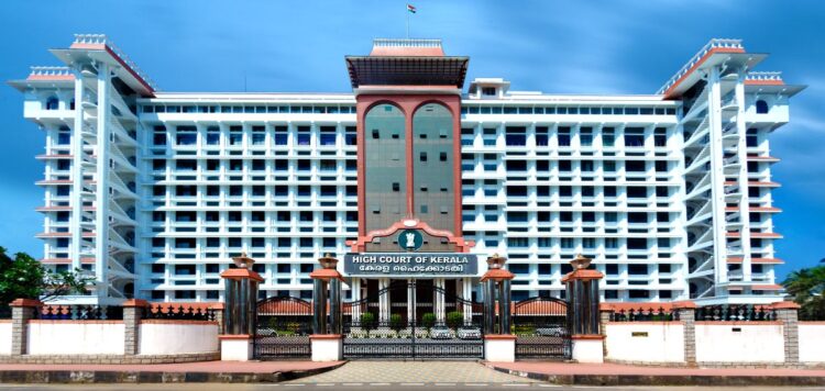 ശബരിമല സ്വര്‍ണ്ണപാളി;2019ല്‍ 42 കിലോ, തിരിച്ചു കൊണ്ടുവന്നപ്പോള്‍ 38 കിലോ,അന്വേഷണത്തിന് ഉത്തരവിട്ട് ഹൈക്കോടതി