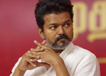 നഷ്ടമായത് എന്റെ കുടുംബാംഗങ്ങളെ, ഈ ഘട്ടത്തില്‍ അവര്‍ക്കൊപ്പം നില്‍ക്കേണ്ടത് എന്റെ കടമ’: വിജയ്