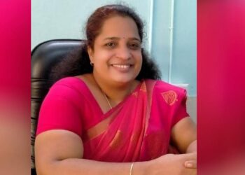 അധികാരത്തിന്റെ ധാർഷ്ട്യം വേണ്ട’; കോടതി നടപടികൾ മൊബൈലിൽ പകർത്തിയ CPIM നേതാവിന് കോടതിയുടെ വിമർശനം; 1000 രൂപ പിഴ