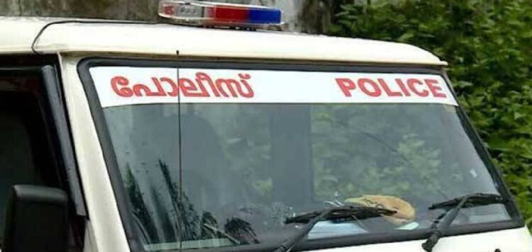 പെണ്കുട്ടിയുടെ സ്വകാര്യദൃശ്യങ്ങള് ഉണ്ടെന്ന് ഭീഷണിപ്പെടുത്തി പിതാവില് നിന്ന് ആറരലക്ഷം ആവശ്യപ്പെട്ടു;അറസ്റ്റ്