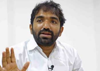 പിതാവിന്റെ ഓർമ ദിവസം ചുമതലയിൽ നിന്ന് അപമാനിച്ച് പുറത്താക്കി; പിന്നിൽ പ്രവർത്തിച്ചതാരെന്ന് പറയും: ചാണ്ടി ഉമ്മൻ