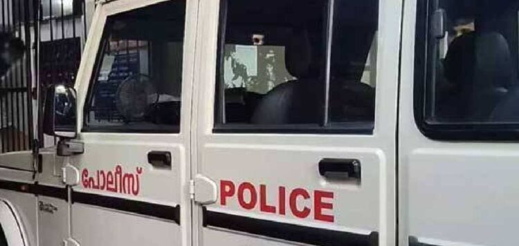 ജോലിസമ്മർദ്ദം, അമ്മയുടെ ശസ്ത്രക്രിയക്ക് അവധിയില്ല; പൊലീസുകാരൻ ജീവനൊടുക്കാൻ ശ്രമിച്ചു, ഫാൻ പൊട്ടിവീണ് പരിക്ക്