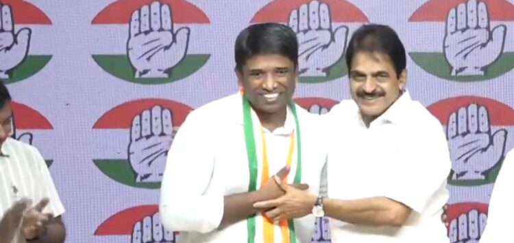 മുന്‍ ഐഎഎസ് ഉദ്യോഗസ്ഥന്‍ കണ്ണന്‍ ഗോപിനാഥന്‍ കോണ്‍ഗ്രസില്‍