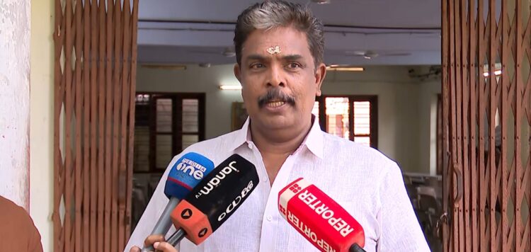 സ്വർണപ്പാളി വിവാദത്തിൽ ആദ്യ നടപടി; മുരാരി ബാബുവിന് സസ്പെൻഷൻ