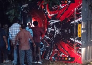 കോട്ടയത്ത് ടൂറിസ്റ്റ് ബസ് മറിഞ്ഞ് ഒരു മരണം; 49 പേർക്ക് പരിക്ക്