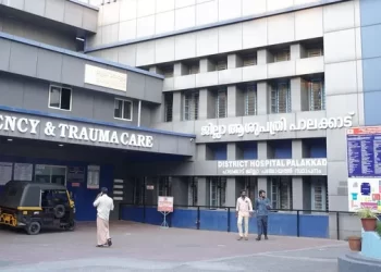 9 വയസുകാരിയുടെ കൈ മുറിച്ചുമാറ്റിയ സംഭവം; ചികിത്സാ പിഴവ് ഇല്ലെന്ന് അന്വേഷണ റിപ്പോർട്ട്; ഡോക്ടർമാർ മുറിവ് പരിശോധിച്ചില്ലെന്ന് കുടുംബം